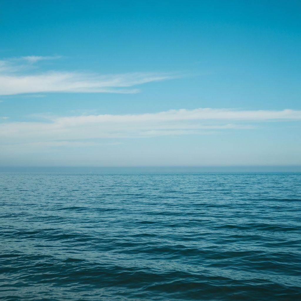 Horizon laut yang tenang